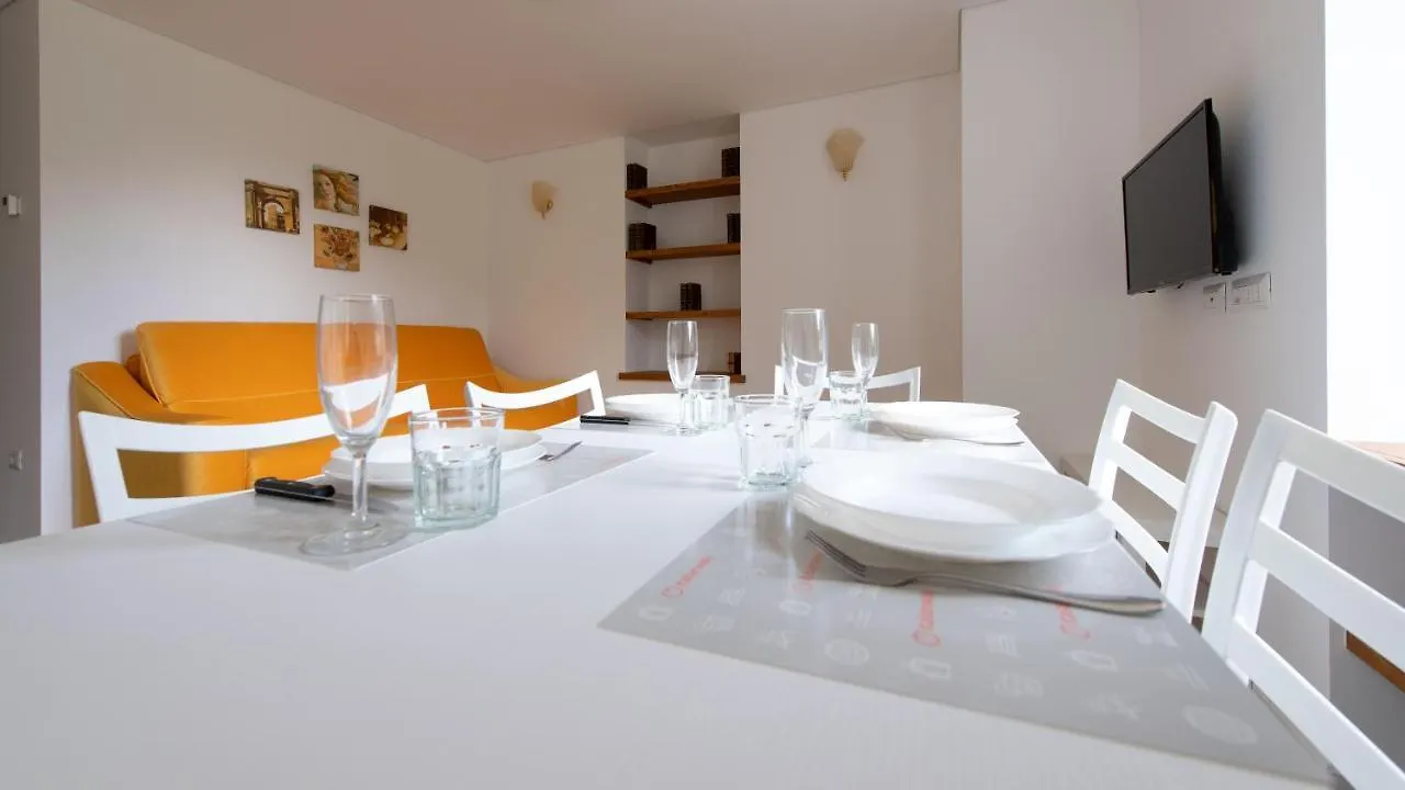 Italianway - Villa Tola location